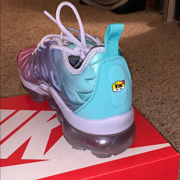 NIKE AIR VAPORMAX PLUS - Picture 9 of 12